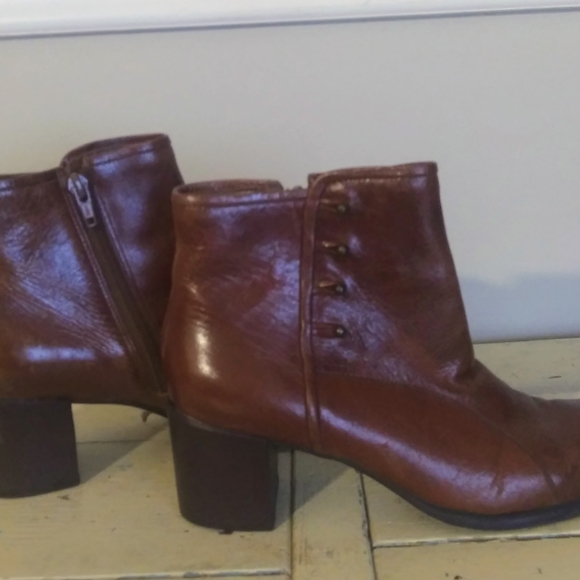 Naturalizer Leather Ankle Boot - Picture 3 of 12